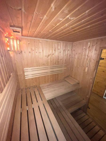 スマルジェビツェ Lesny Zakatek Bed & Breakfast エクステリア 写真
