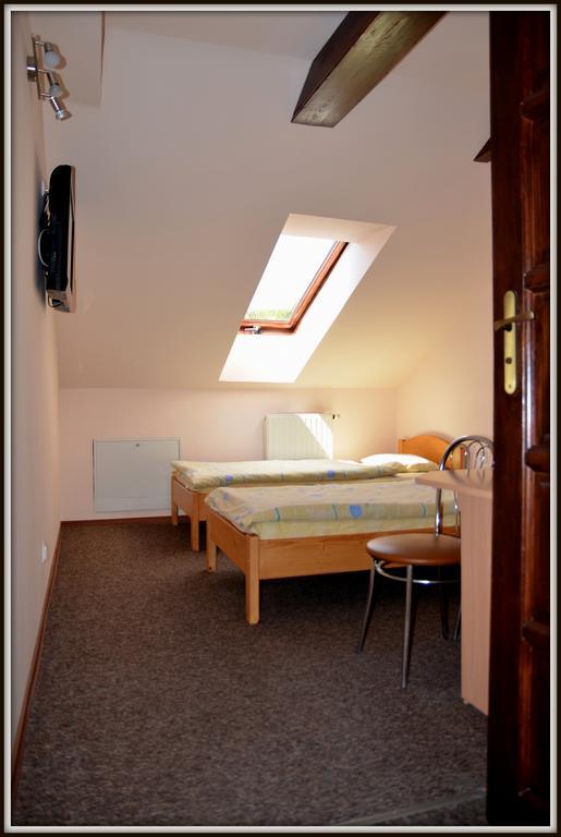 スマルジェビツェ Lesny Zakatek Bed & Breakfast エクステリア 写真