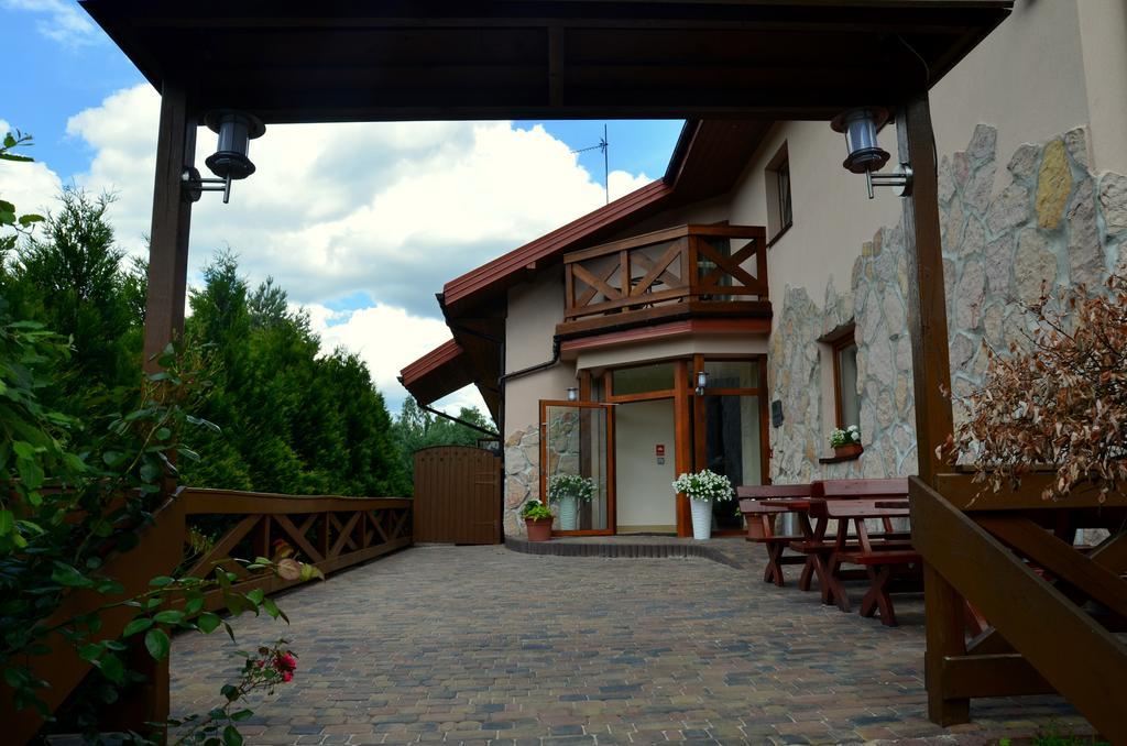 スマルジェビツェ Lesny Zakatek Bed & Breakfast エクステリア 写真