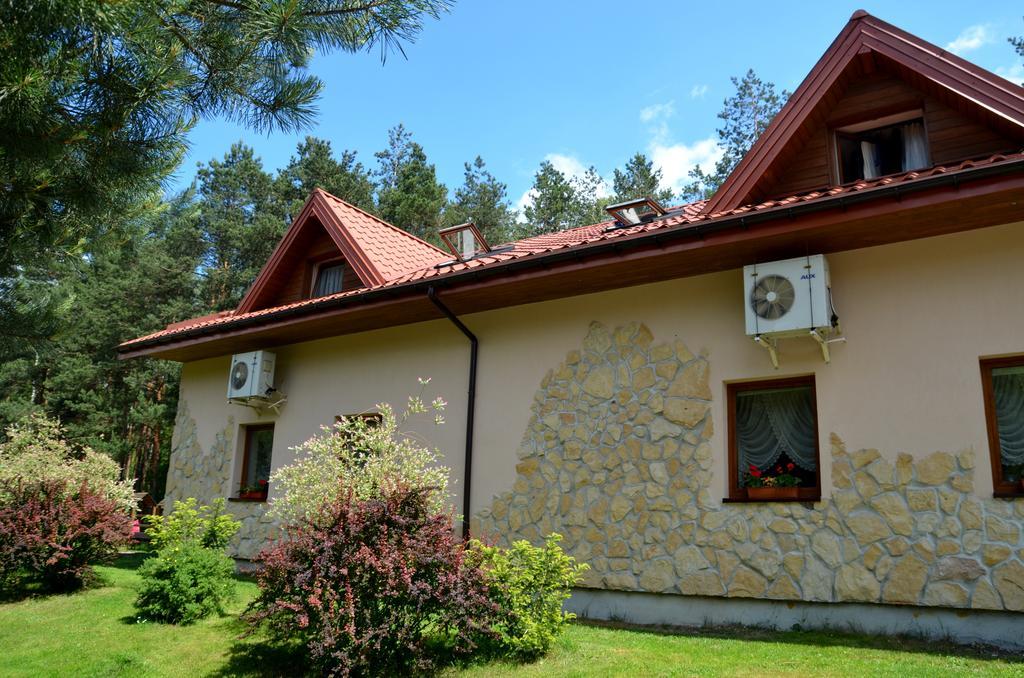 スマルジェビツェ Lesny Zakatek Bed & Breakfast エクステリア 写真