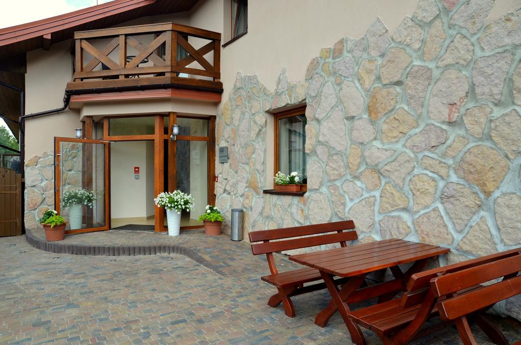 スマルジェビツェ Lesny Zakatek Bed & Breakfast エクステリア 写真