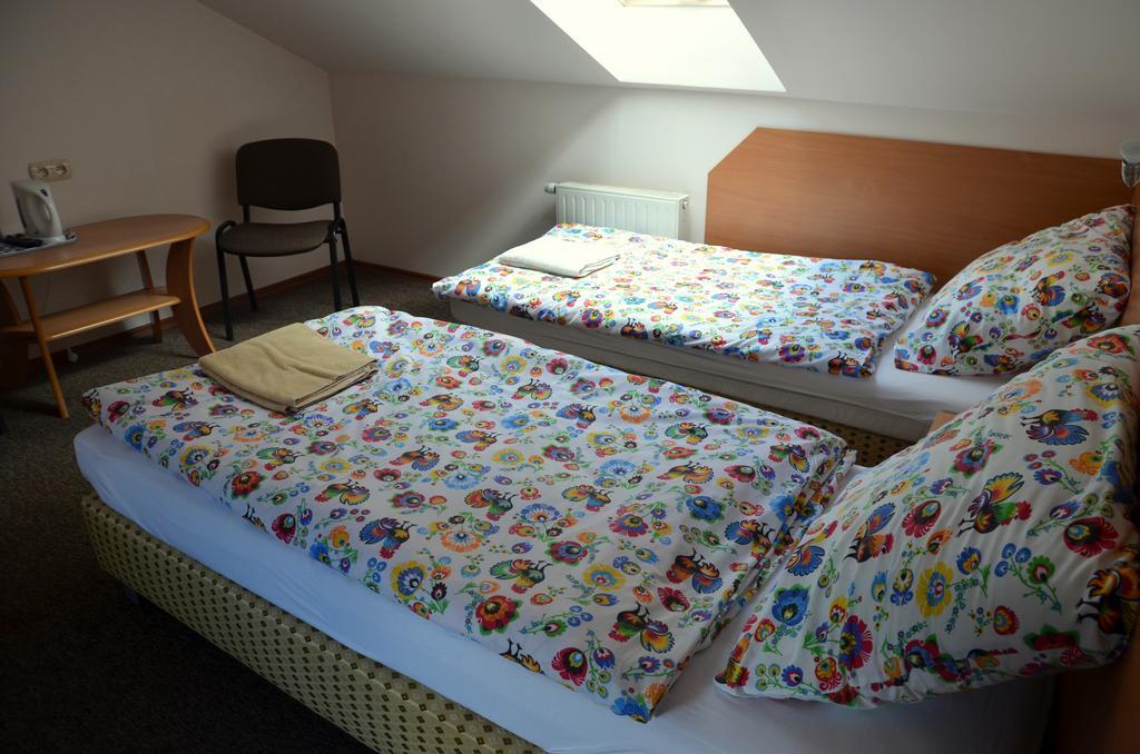 スマルジェビツェ Lesny Zakatek Bed & Breakfast エクステリア 写真