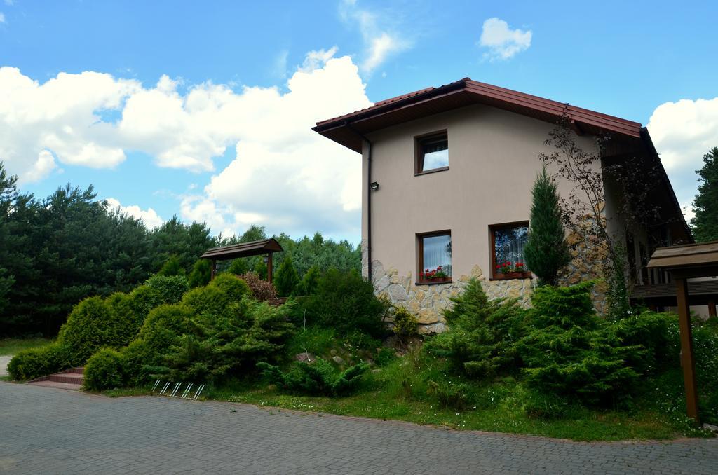 スマルジェビツェ Lesny Zakatek Bed & Breakfast エクステリア 写真