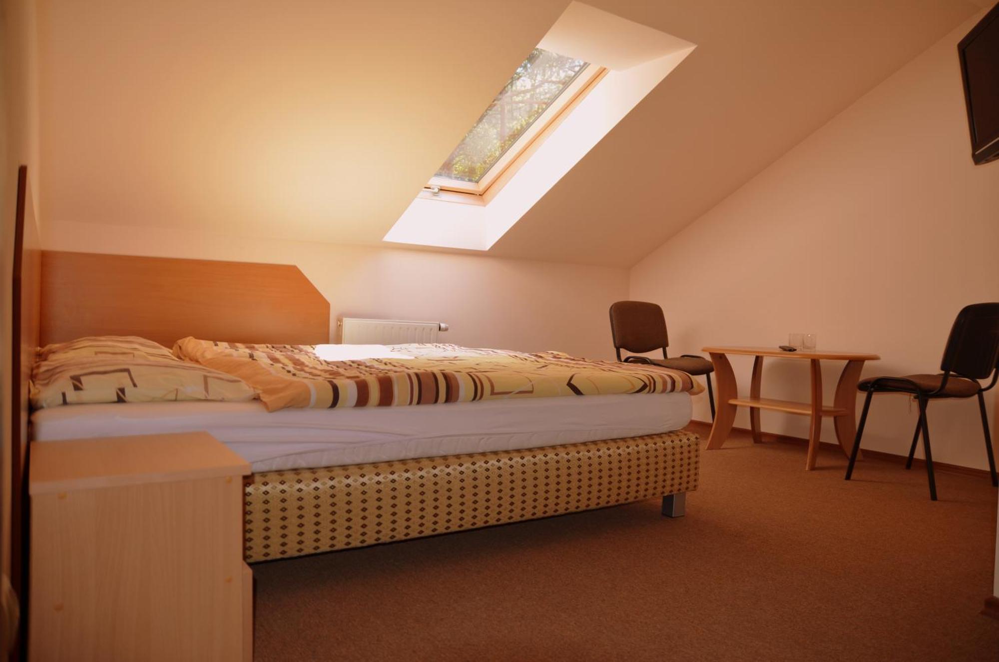スマルジェビツェ Lesny Zakatek Bed & Breakfast エクステリア 写真